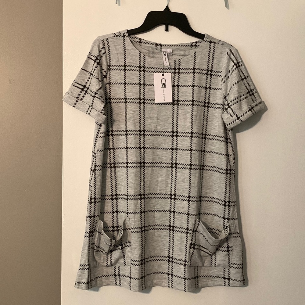 Cable and Gauge - Black and Grey Tunic with two front slouch pockets